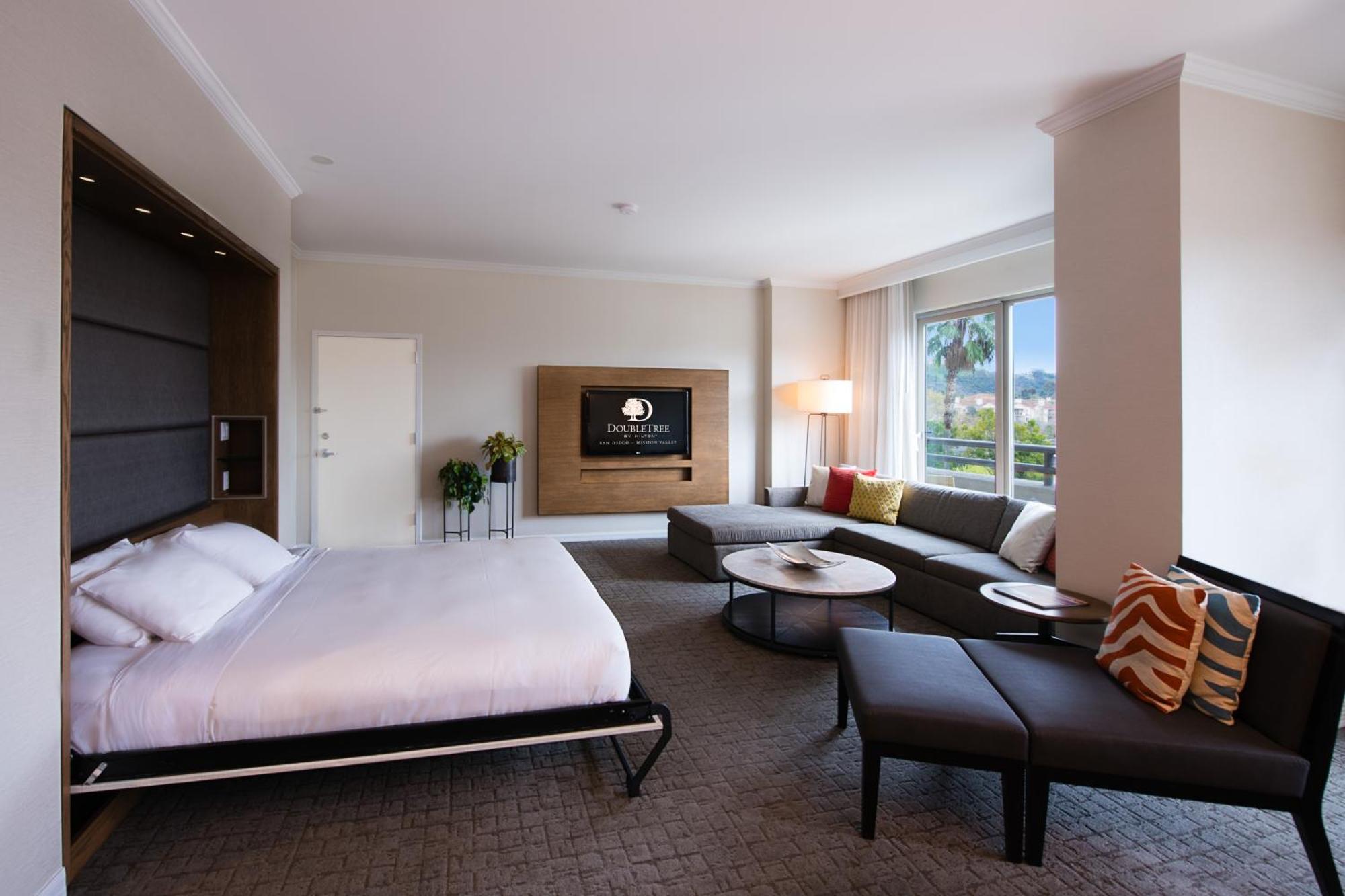Doubletree By Hilton San Diego-Mission Valley Exterior photo